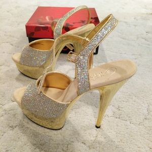 Pleaser Gold Delight Size 9